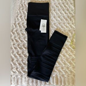 Blanqi leggings Size M (runs large)
